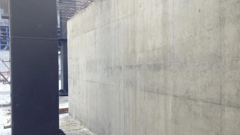 smooth surface of of concrete in plastic formwork system