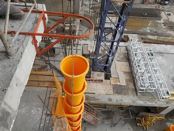 نقش براکت فلزی در نحوه نصب سیستم شوتینگ نخاله Rubbish Chute نحوه نصب براکت فلزی سیستم شوتینگ نخاله ساختمانی بر روی سقف بتنی